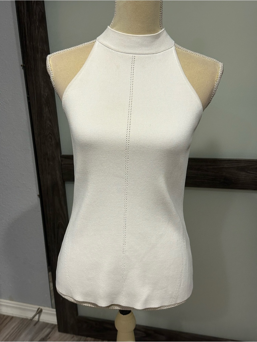 Eva Mendes New York & Company Tank Top Womens Medium White Halter Knit Stretch